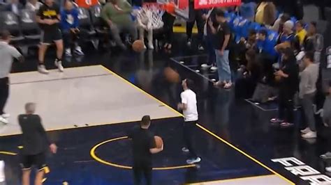 stephen curry pregame tunnel